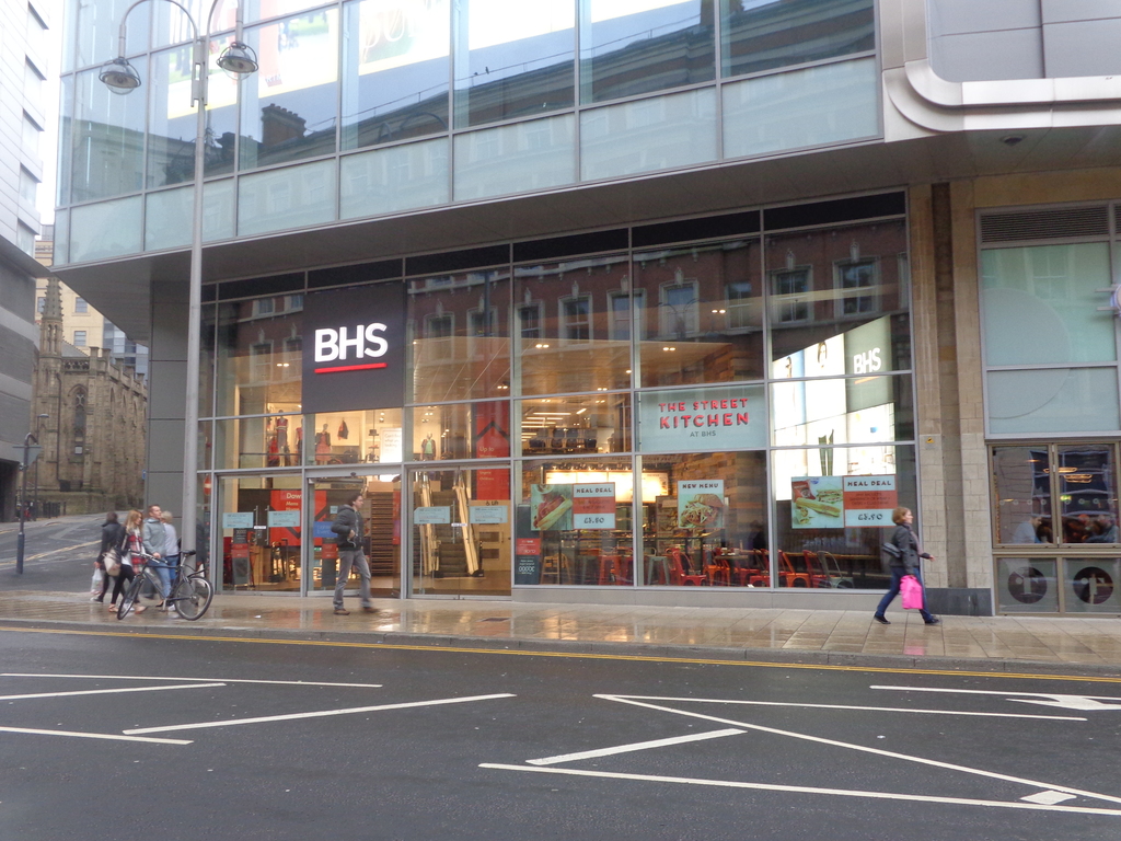 BHS,_Trinity_West_(entrance_from_Boar_Lane),_Leeds_(12th_April_2014)